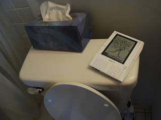 Illustration for article titled Amazon Kindle Real-Life Review (Verdict: Lightweight, Long Lasting and Easy to Grip... In Bed)